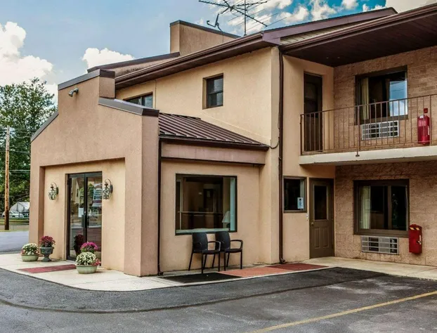 Econo Lodge Douglassville - Pottstown hotel detail image 1