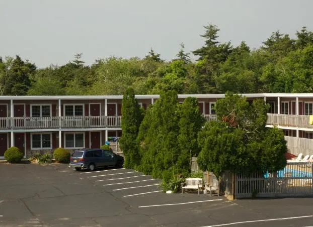 Holiday Hill Inn & Suites hotel detail image 1