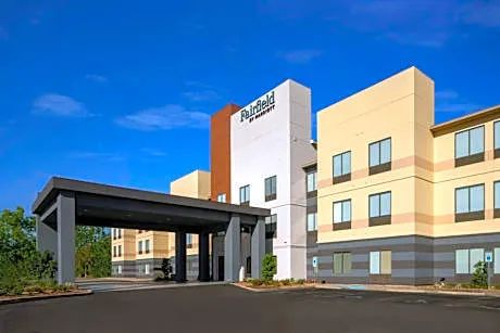 Fairfield Inn & Suites by Marriott Lafayette South hotel hero