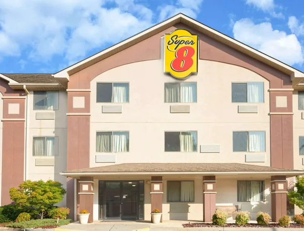 Super 8 by Wyndham Lynchburg VA hotel detail image 1