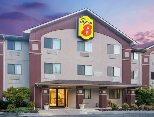 Super 8 by Wyndham Lynchburg VA hotel detail image 1