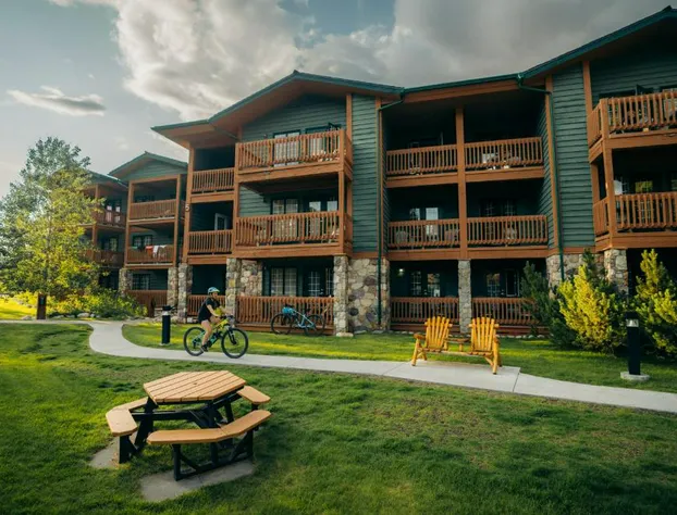 Lake Louise Inn hotel detail image 3
