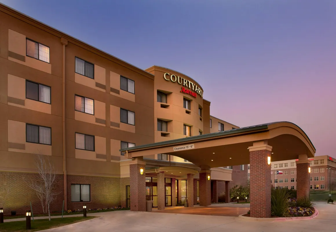Courtyard Marriott Denton hotel hero