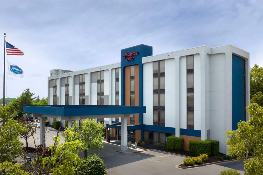 Hampton Inn Beckley hotel hero