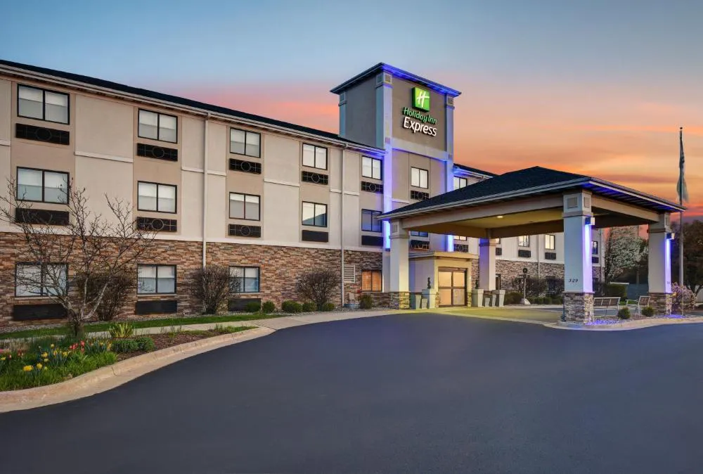 Holiday Inn Express Marshall by IHG hotel hero