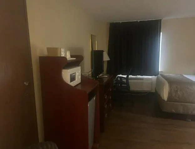 Baymont by Wyndham Battle Creek/I-94 hotel detail image 2