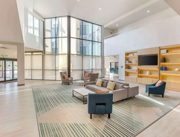 Comfort Inn & Suites Verona at Turning Stone Resort Casino hotel detail image 3