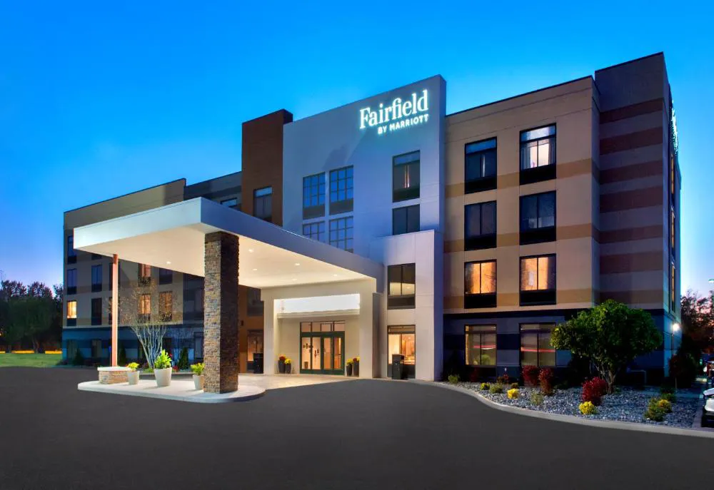 Fairfield Inn & Suites by Marriott Rome hotel hero