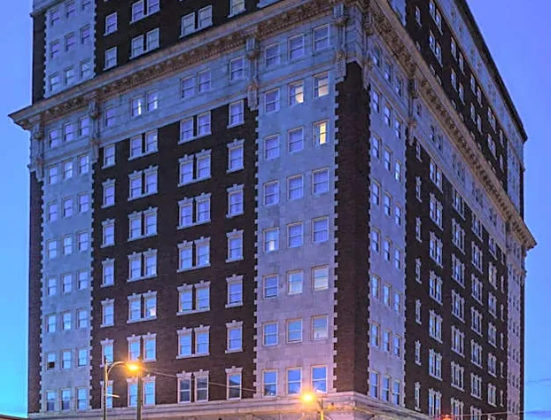 DoubleTree by Hilton Utica hotel detail image 2