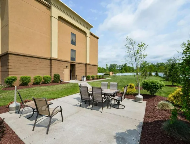 Hampton Inn Utica hotel detail image 2
