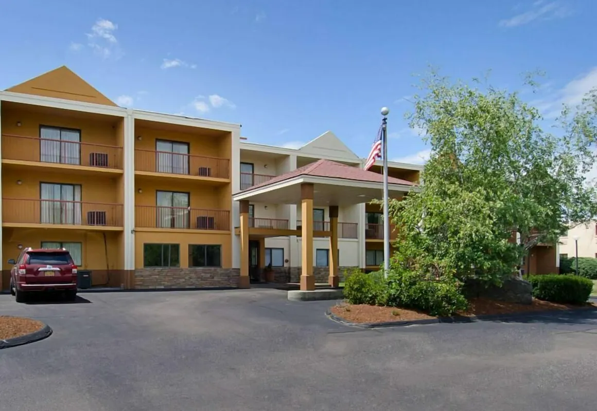 Quality Inn & Suites Worcester hotel hero