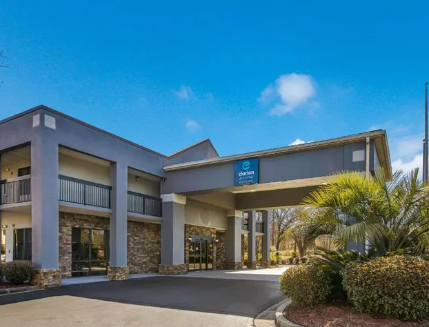 Clarion Pointe Forsyth I-75 hotel detail image 1