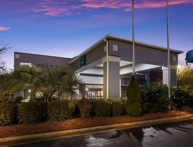 Clarion Pointe Forsyth I-75 hotel detail image 3