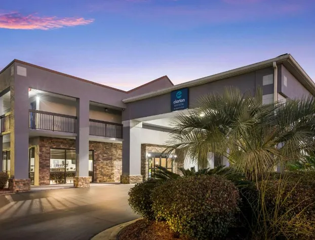 Clarion Pointe Forsyth I-75 hotel detail image 4