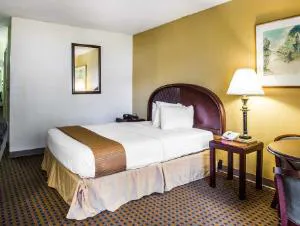 Rodeway Inn & Suites Carrollton hotel detail image 3