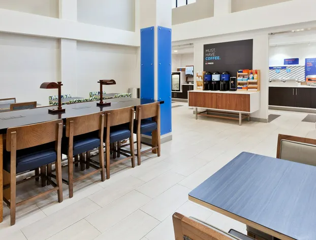 Holiday Inn Express Hotel & Suites Montgomery E - Eastchase by IHG hotel detail image 4