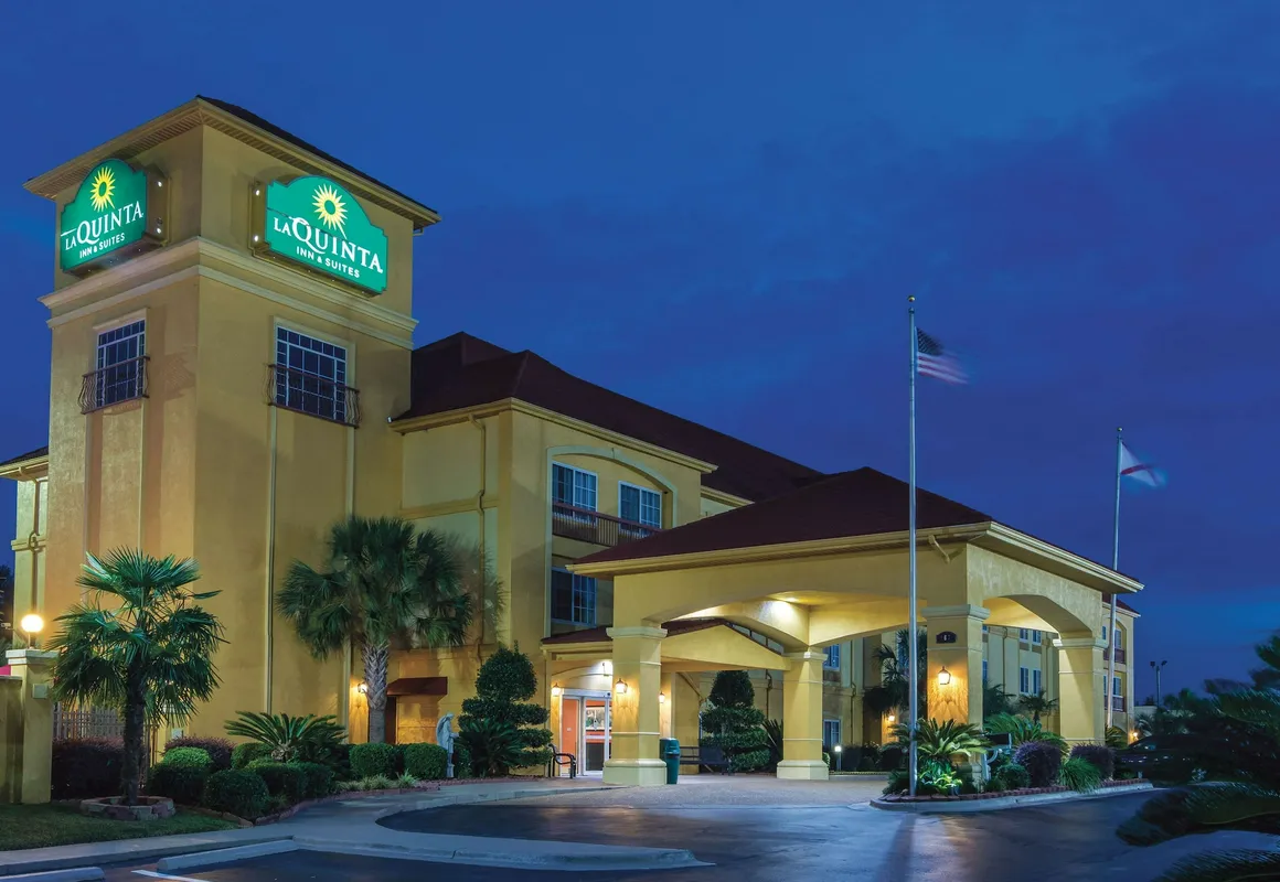 La Quinta Inn & Suites by Wyndham Prattville hotel hero