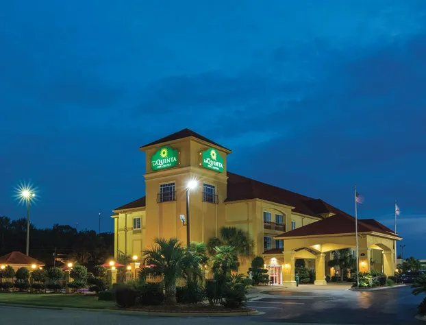 La Quinta Inn & Suites by Wyndham Prattville hotel detail image 2