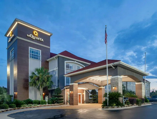 La Quinta Inn & Suites by Wyndham Prattville hotel detail image 3