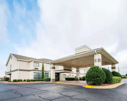Quality Inn Prattville I-65 hotel hero