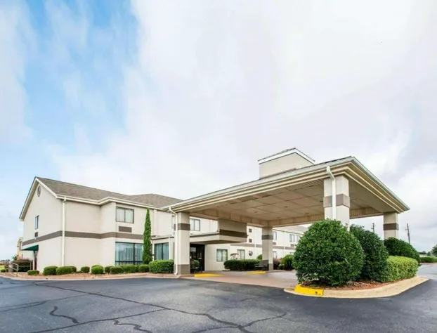 Quality Inn Prattville I-65 hotel detail image 1