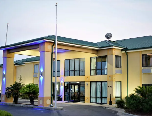 Days Inn by Wyndham Montgomery hotel detail image 3