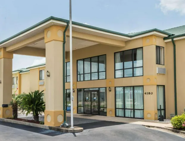 Days Inn by Wyndham Montgomery hotel detail image 4