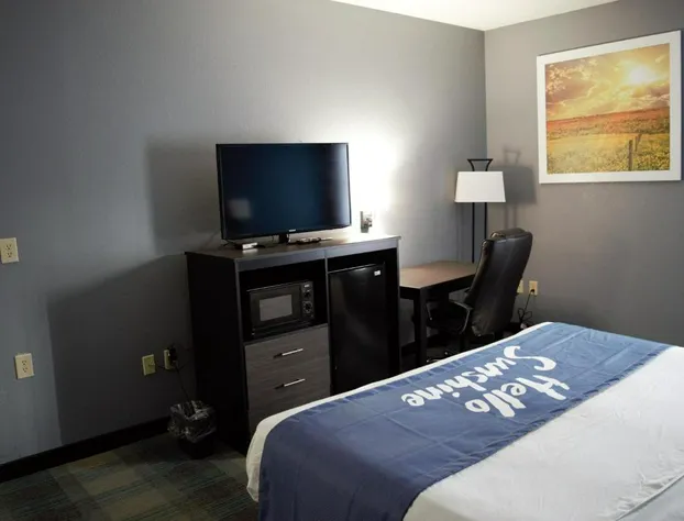 Days Inn by Wyndham Montgomery hotel detail image 3