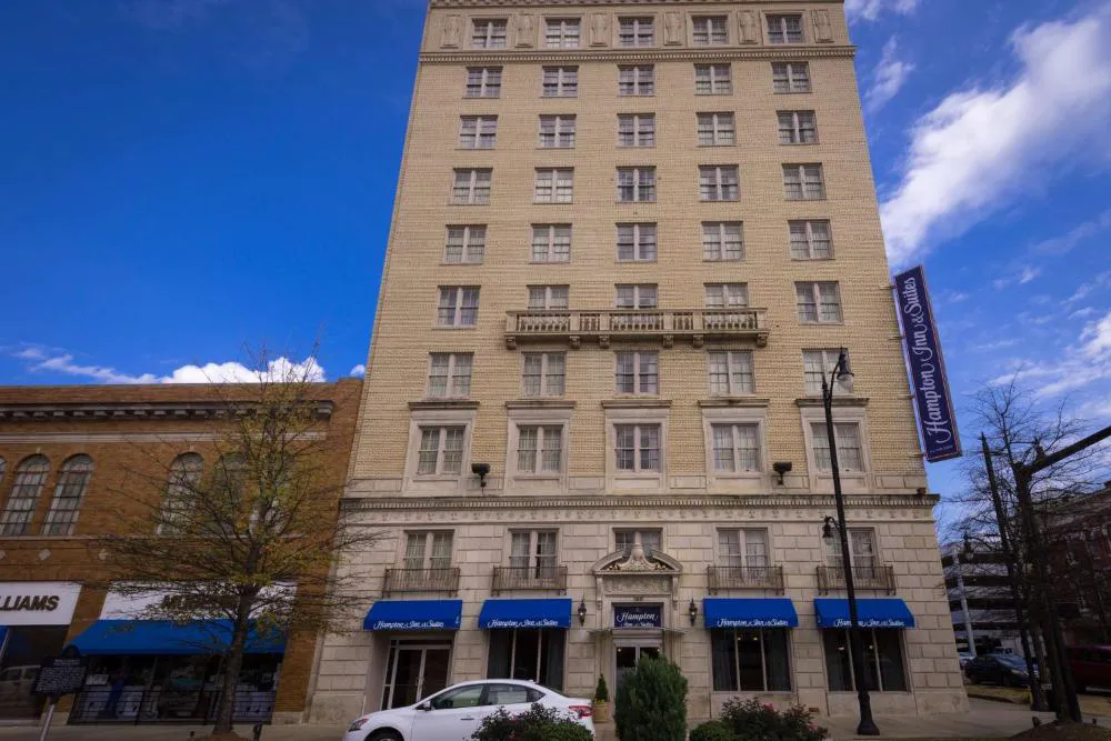 Hampton Inn & Suites Montgomery-Downtown hotel hero