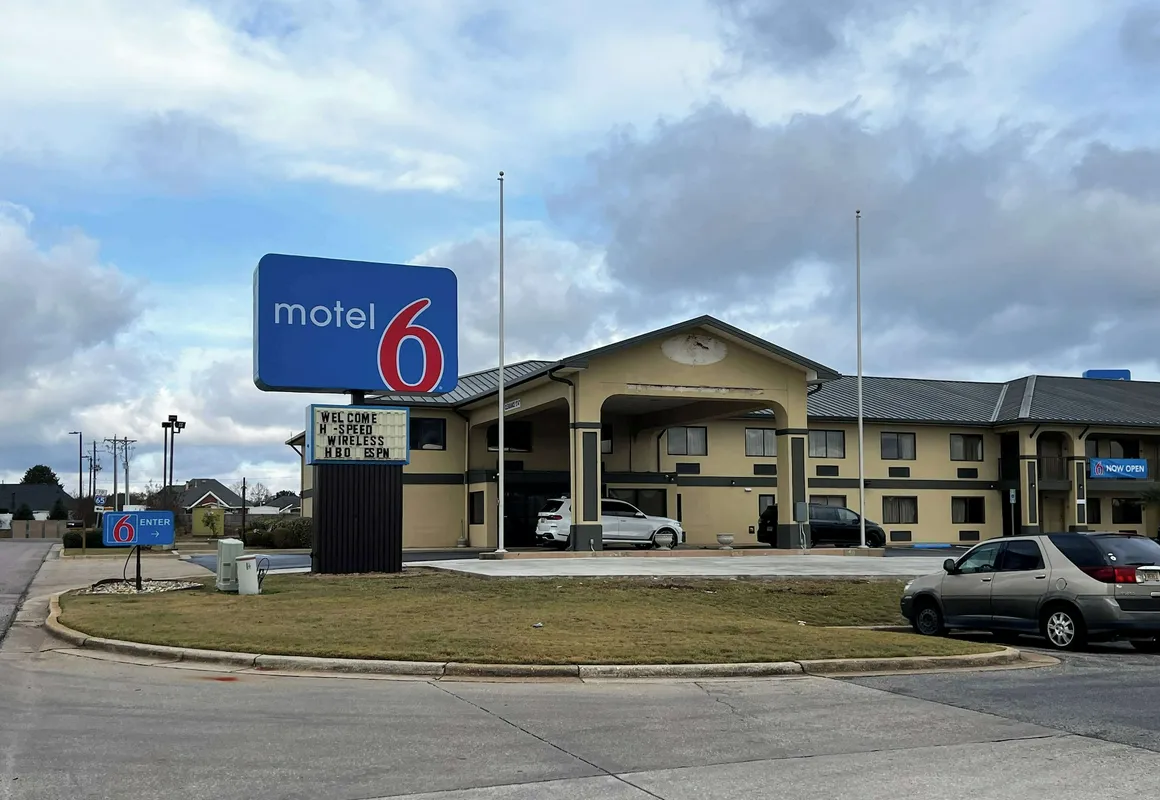 Motel 6 Prattville, AL hotel hero