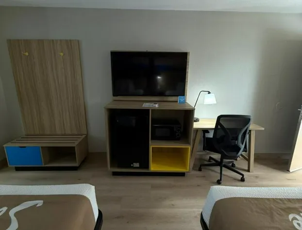 Days Inn by Wyndham Shorter hotel detail image 4