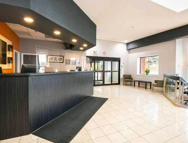 Comfort Hotel & Suites hotel detail image 3