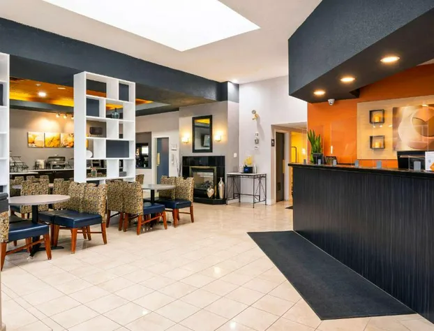 Comfort Hotel & Suites hotel detail image 4