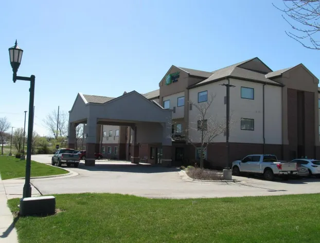 Holiday Inn Express & Suites South - Lincoln by IHG hotel detail image 4