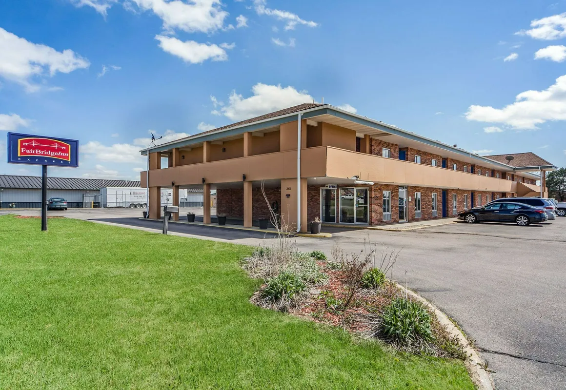 Rodeway Inn Lincoln West - University Area hotel hero