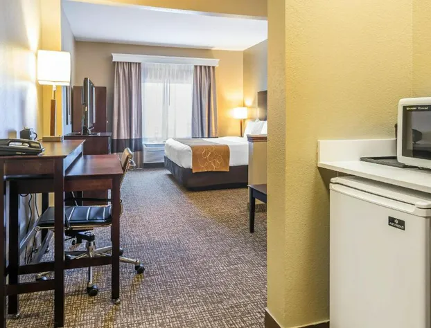 Comfort Suites Fort Wayne North hotel detail image 1