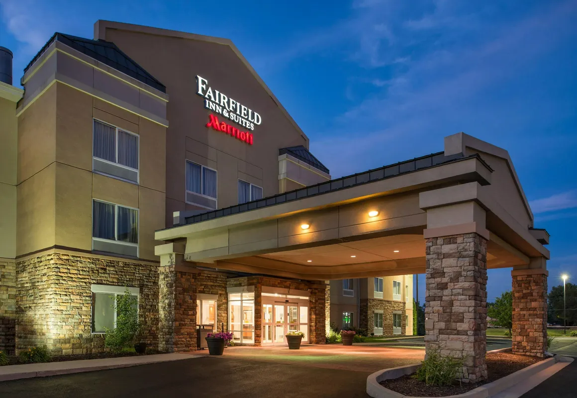 Fairfield Inn & Suites by Marriott Fort Wayne hotel hero