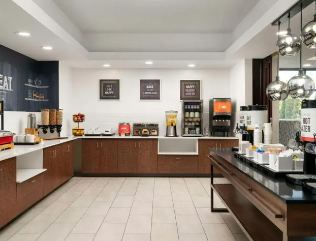 Hampton Inn Ft. Wayne/Dupont Road hotel detail image 3