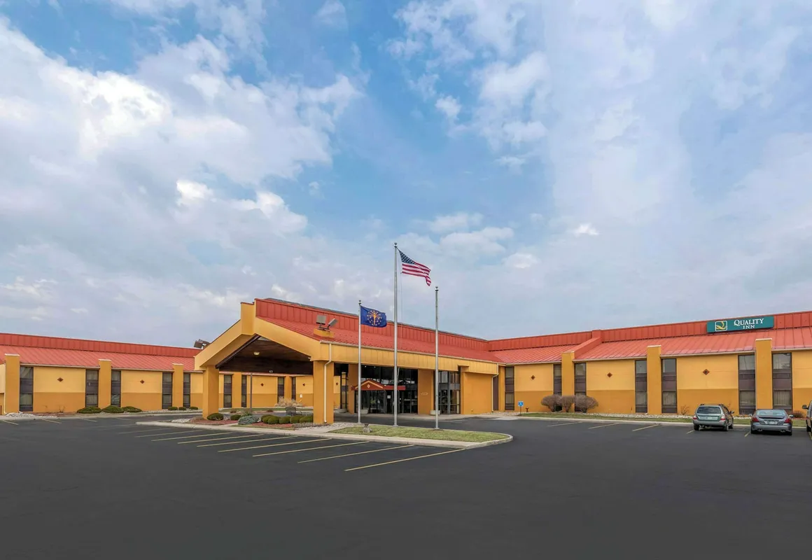Quality Inn Fort Wayne hotel hero