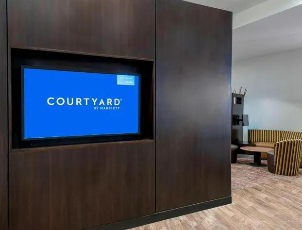 Courtyard Fort Wayne Downtown Grand Wayne Convention Center hotel detail image 3