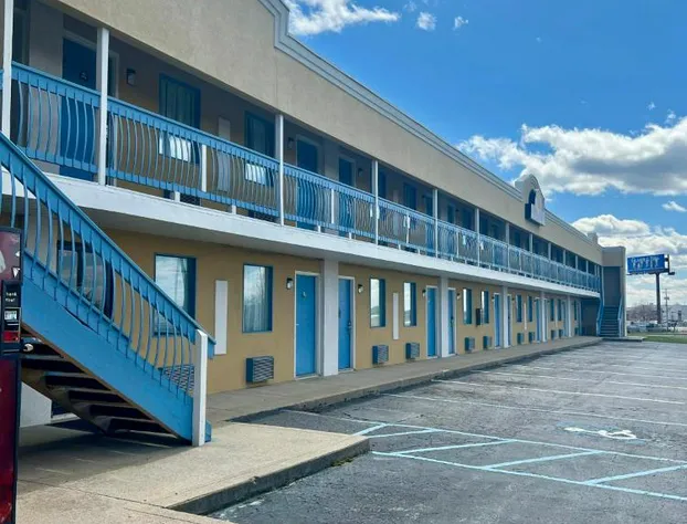 Days Inn by Wyndham Fort Wayne hotel detail image 1