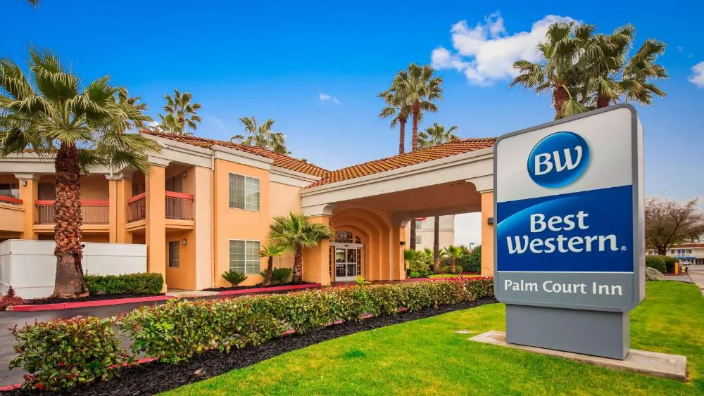 Best Western Palm Court Inn hotel hero