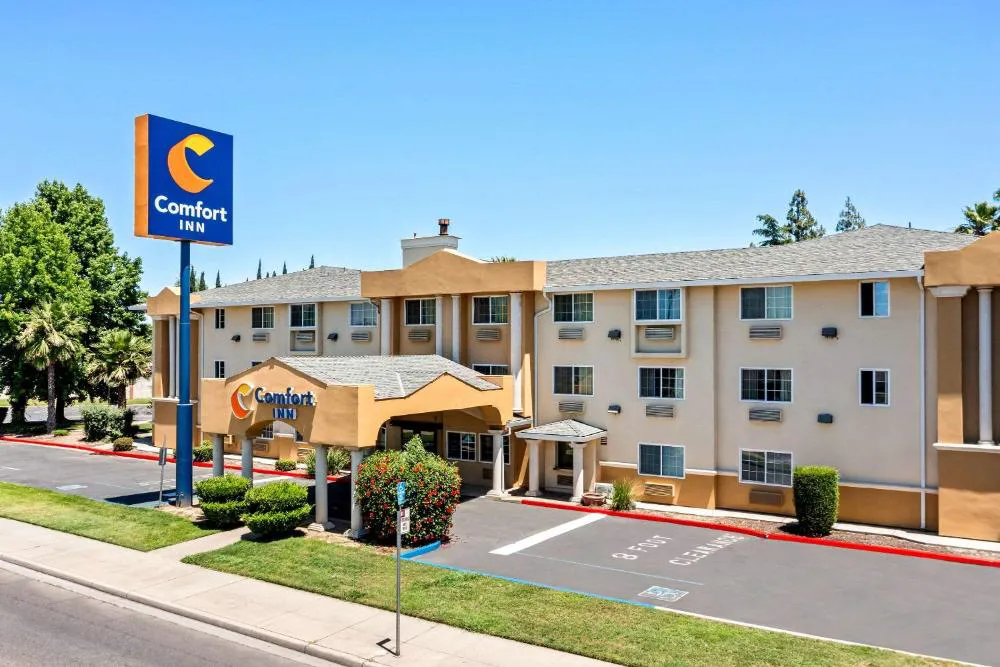 Comfort Inn Modesto hotel hero