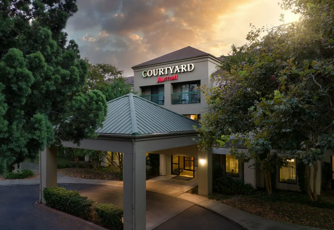 Courtyard by Marriott Stockton hotel hero