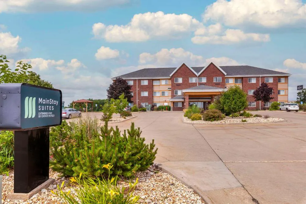 MainStay Suites Dubuque at Hwy 20 hotel hero