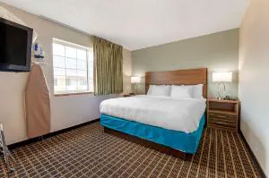 MainStay Suites Dubuque at Hwy 20 hotel detail image 2