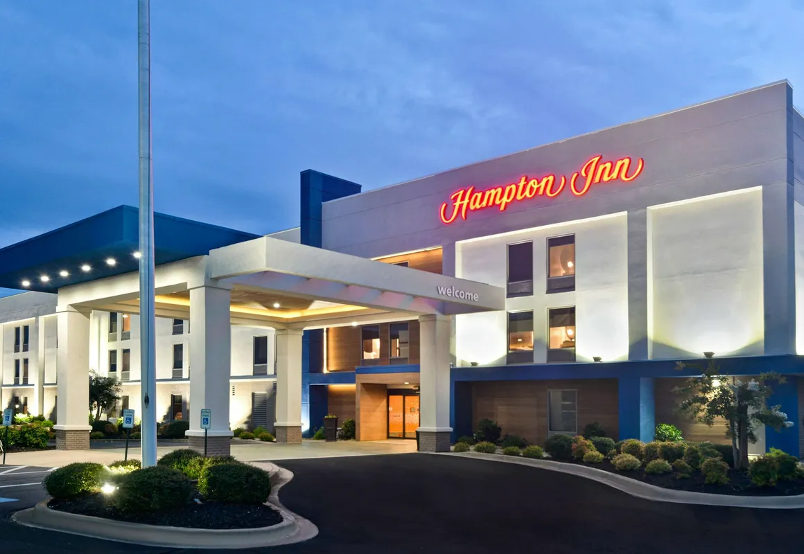 Hampton Inn Anderson hotel hero