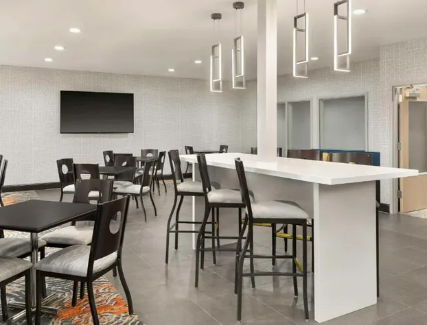 Hampton Inn Olathe hotel detail image 2