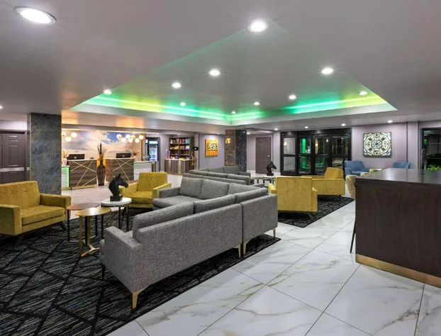 La Quinta Inn & Suites by Wyndham Olathe hotel detail image 4