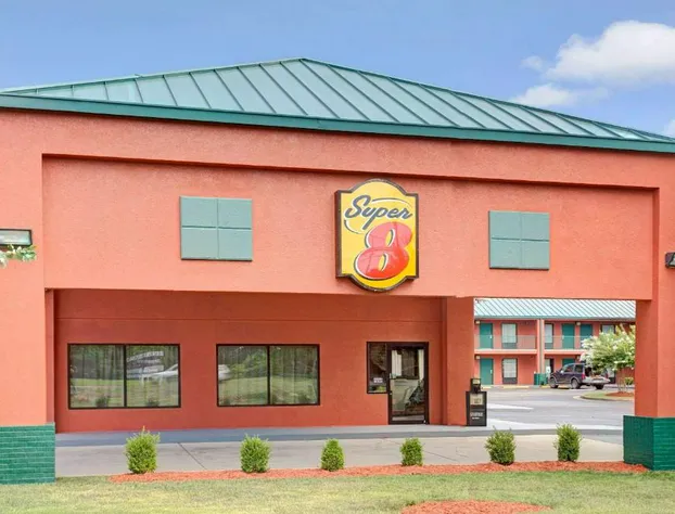 Super 8 by Wyndham Gainesville hotel detail image 2